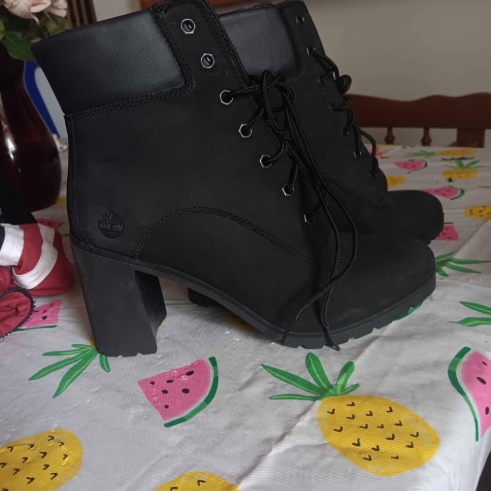 Timberland Black Heeled Boots for Women 8.5
